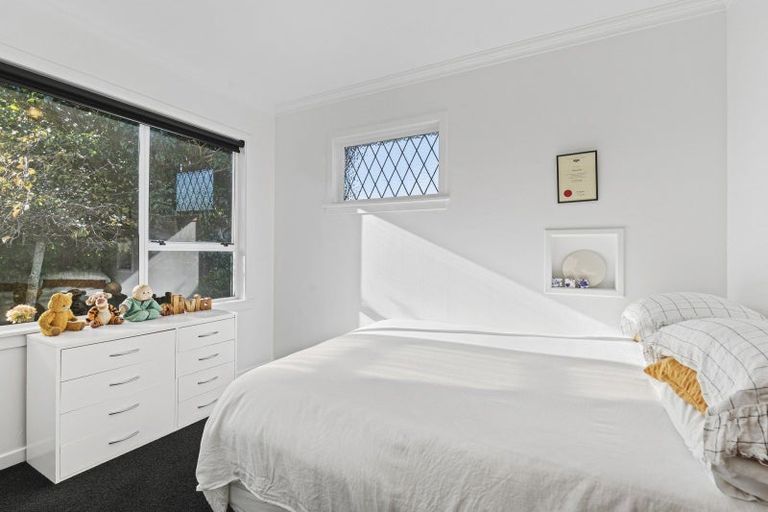 Photo of property in 49 Queens Road, Glen Avon, New Plymouth, 4312