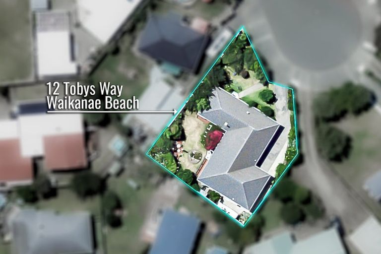 Photo of property in 12 Tobys Way, Waikanae Beach, Waikanae, 5036