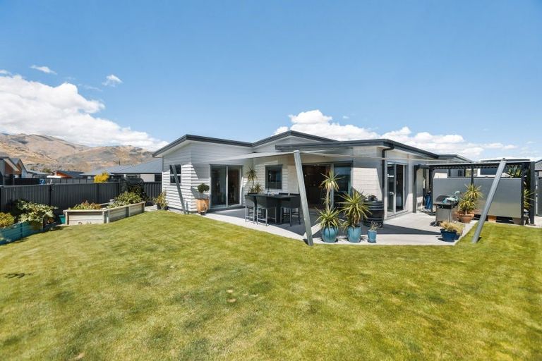 Photo of property in 17 Quigley Crescent, Cromwell, 9310