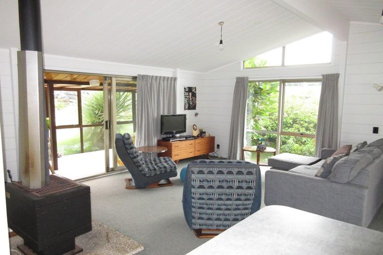 Photo of property in 120 Tutere Street, Waikanae Beach, Waikanae, 5036