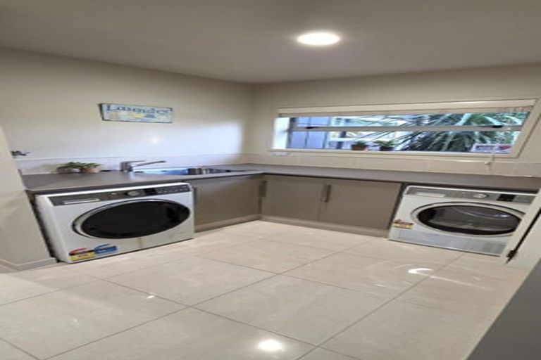 Photo of property in 34 Holcombrooke Lane, Welcome Bay, Tauranga, 3175