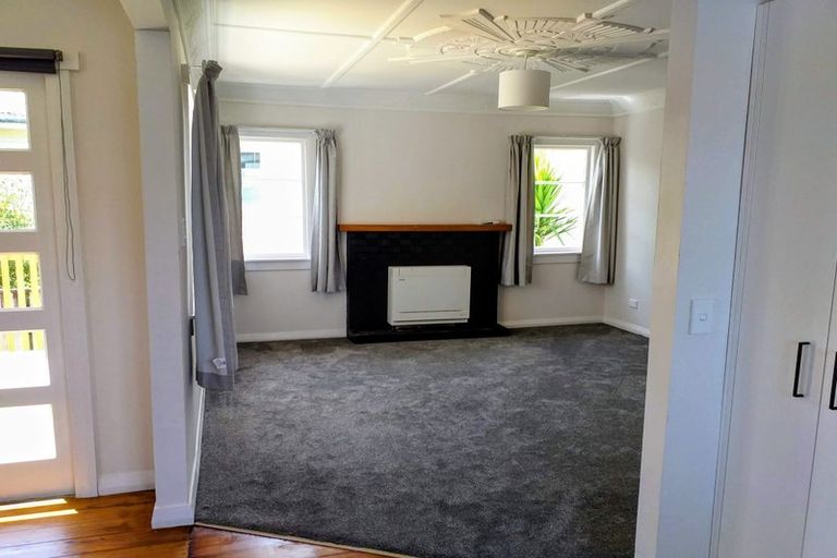 Photo of property in 16 Gaine Street, New Plymouth, 4310