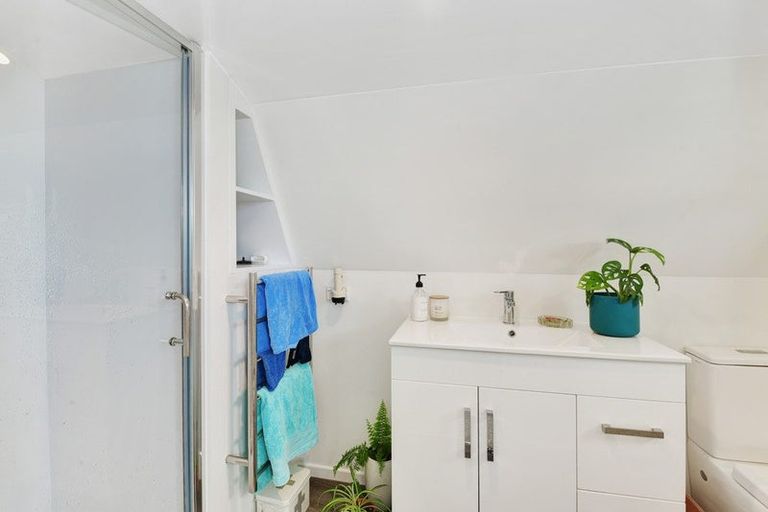 Photo of property in 12a Matai Road, Stanmore Bay, Whangaparaoa, 0932