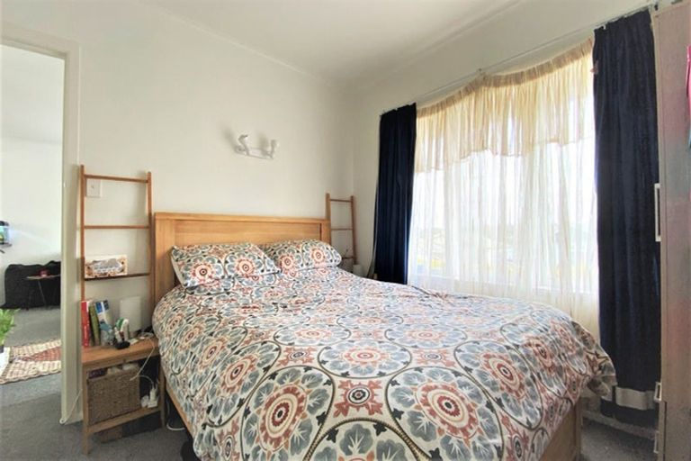 Photo of property in 3/6 Corrella Road, Belmont, Auckland, 0622