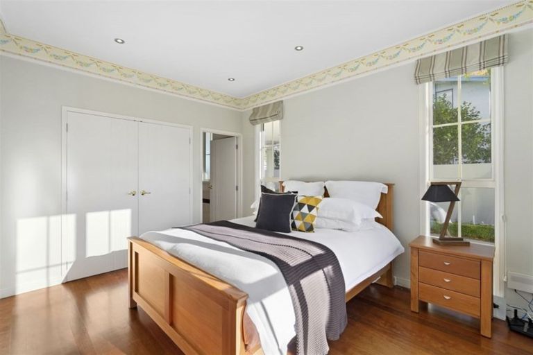 Photo of property in 30 Glandovey Road, Fendalton, Christchurch, 8052