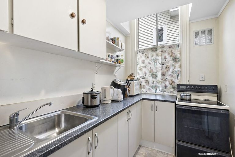 Photo of property in 6 Burnell Avenue, Thorndon, Wellington, 6011