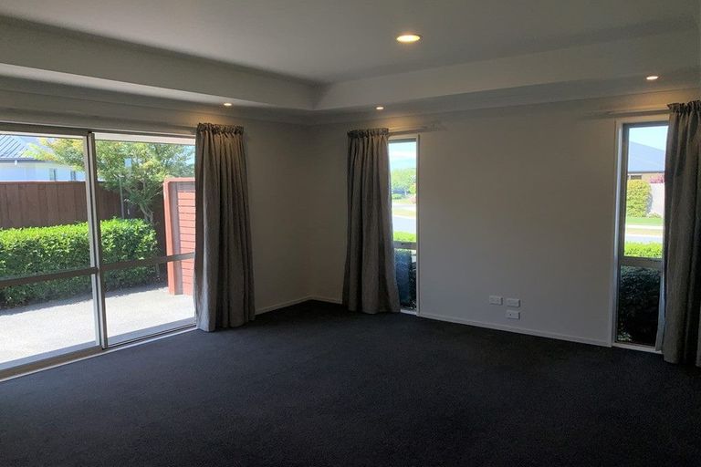 Photo of property in 16 Rossall Crescent, Rolleston, 7615