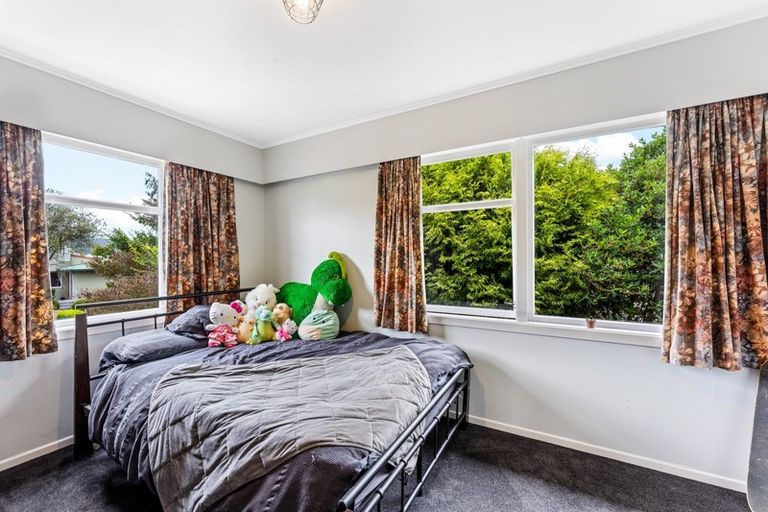 Photo of property in 1 Ruapae Grove, Trentham, Upper Hutt, 5018