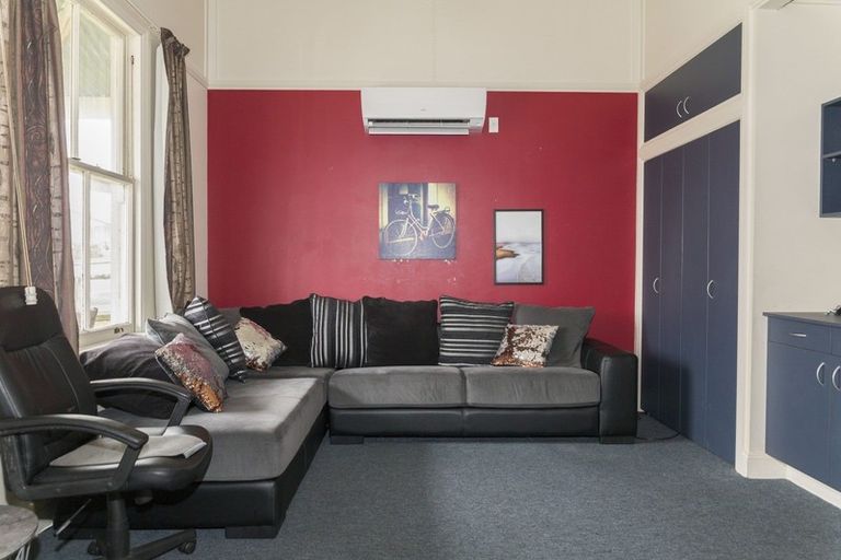 Photo of property in 11 Allardice Street, Dannevirke, 4930
