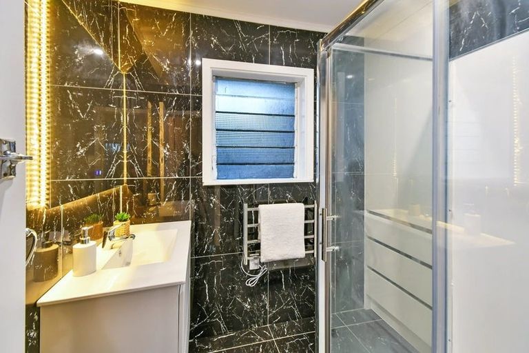 Photo of property in 51 Willis Road, Papakura, 2110