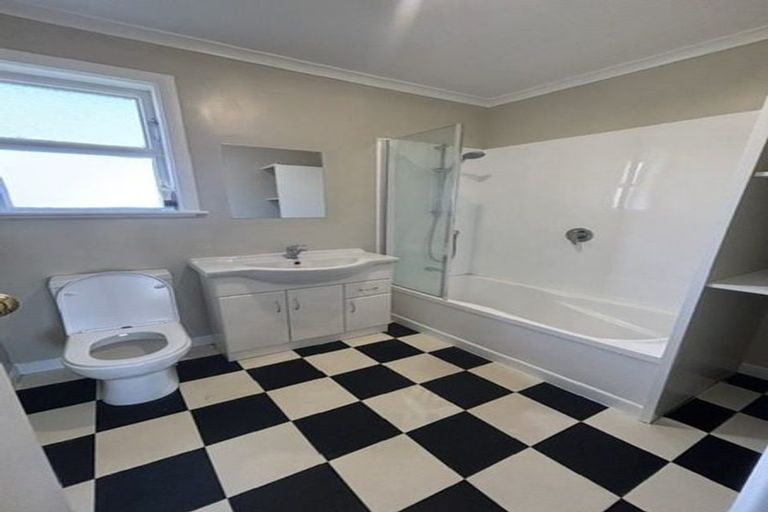 Photo of property in 124 Hewer Crescent, Naenae, Lower Hutt, 5011