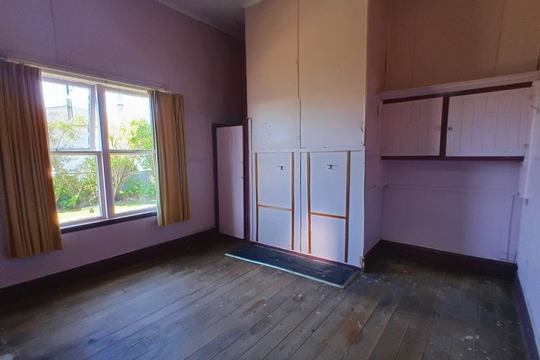 Photo of property in 129 Russell Street, Westport, 7825