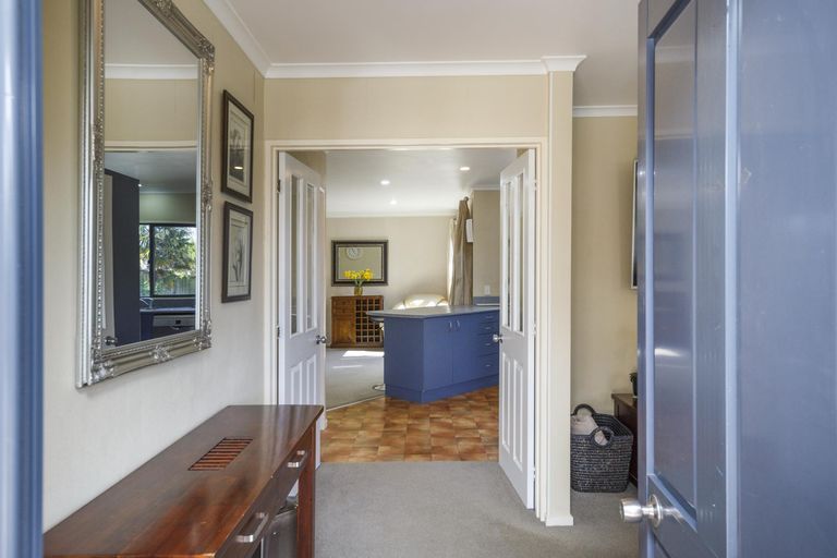 Photo of property in 94 Summerhill Drive, Fitzherbert, Palmerston North, 4410