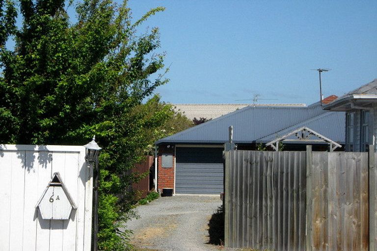 Photo of property in 6a Farquhars Road, Redwood, Christchurch, 8051