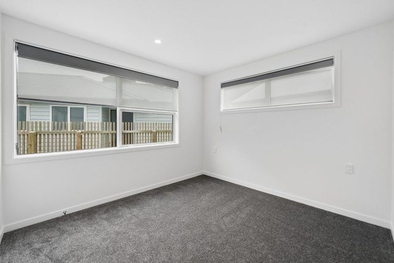 Photo of property in 1/5 Tawa Terrace, Tawa, Wellington, 5028
