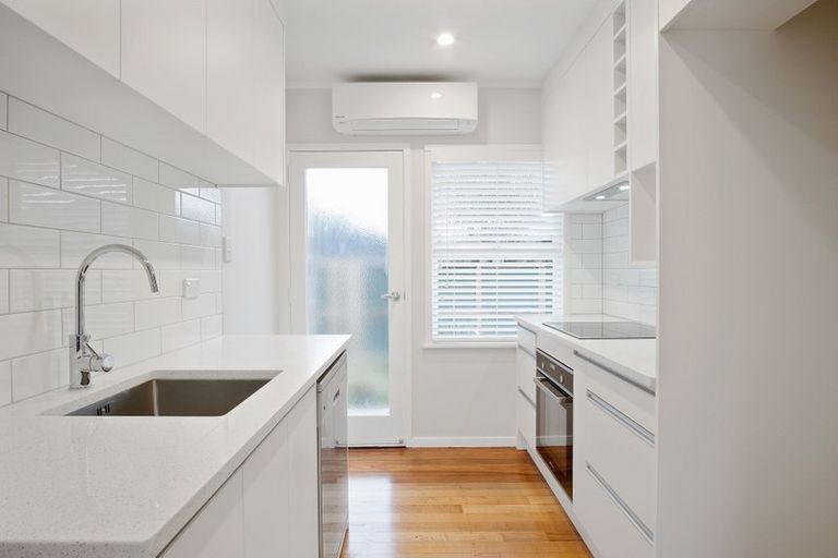 Photo of property in 2/31 Dominion Street, Takapuna, Auckland, 0622