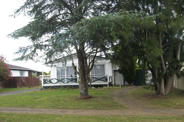 Photo of property in 13 Neems Place, Manurewa, Auckland, 2102