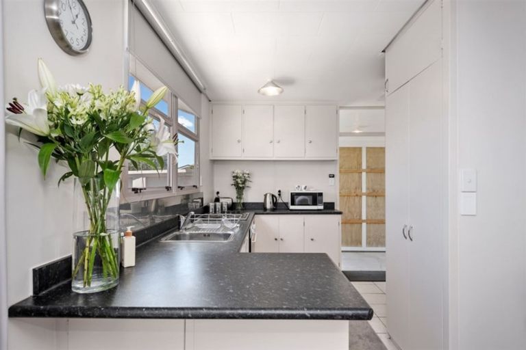 Photo of property in 4 Tahara Crescent, Mount Maunganui, 3116