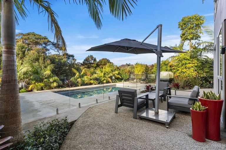 Photo of property in 284e Schnapper Rock Road, Schnapper Rock, Auckland, 0632