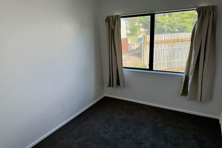 Photo of property in 1/37 Compton Crescent, Taita, Lower Hutt, 5011