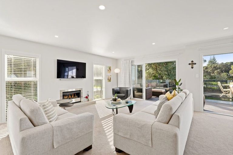 Photo of property in 1/21 Marie Avenue, Red Beach, 0932