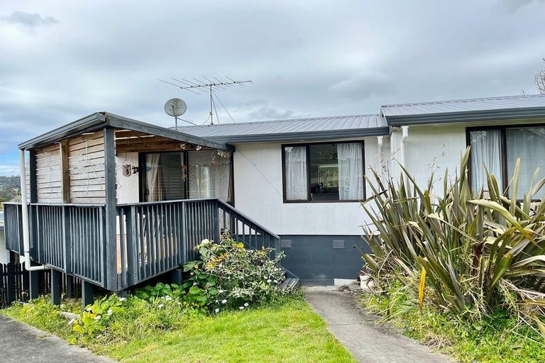 Photo of property in 15 Kotinga Avenue, Glen Eden, Auckland, 0602