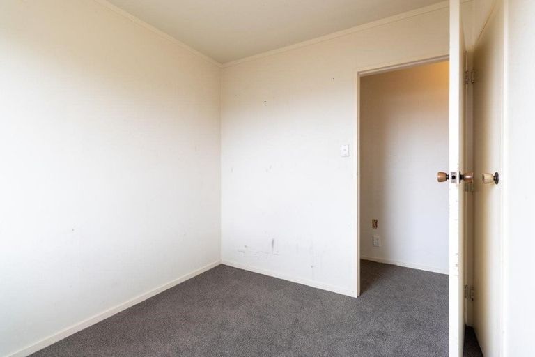 Photo of property in 17b Colchester Crescent, Newlands, Wellington, 6037