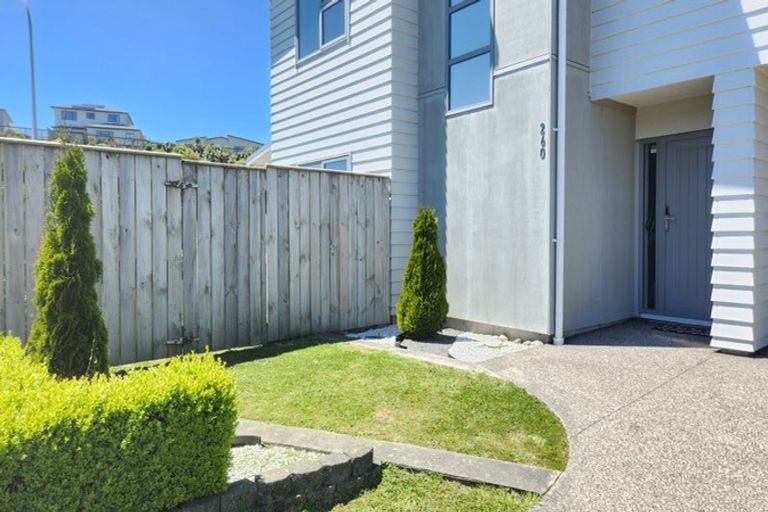 Photo of property in 260 Mark Avenue, Grenada Village, Wellington, 6037