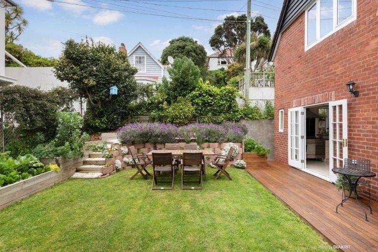 Photo of property in 323 The Terrace, Te Aro, Wellington, 6011