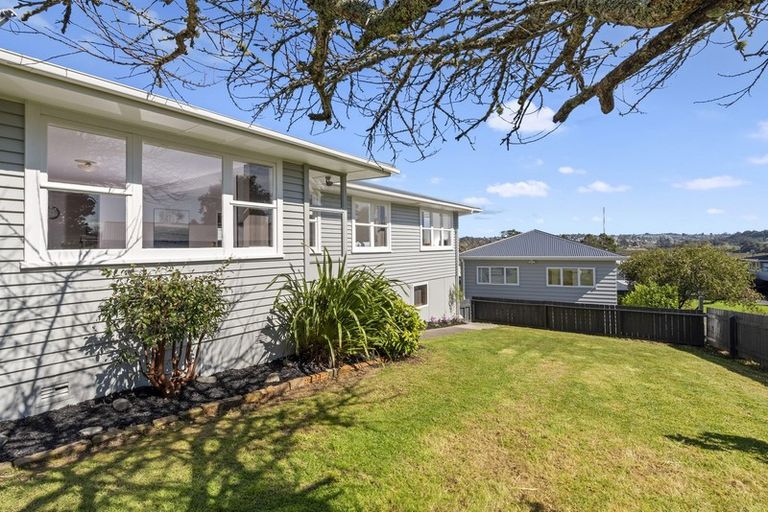 Photo of property in 17 Thomas Avenue, Te Atatu Peninsula, Auckland, 0610