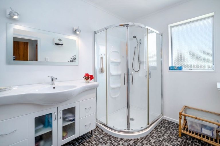 Photo of property in 5a Fairbrother Street, Carterton, 5713