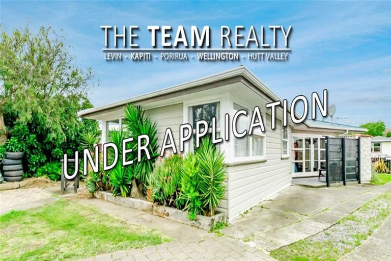 Photo of property in 43 Walton Road, Paraparaumu Beach, Paraparaumu, 5032