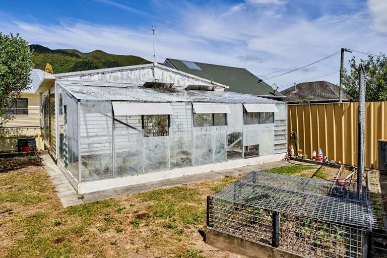 Photo of property in 33 Haig Street, Waterloo, Lower Hutt, 5011