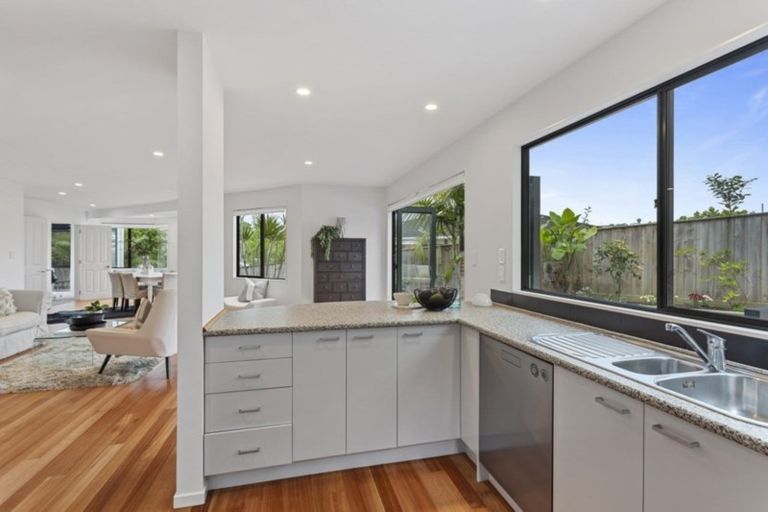 Photo of property in 1/8 Aotearoa Terrace, Murrays Bay, Auckland, 0630