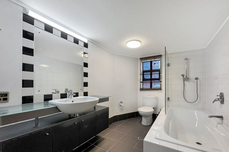 Photo of property in Dominion Apartments, 11/80 Victoria Street, Wellington Central, Wellington, 6011