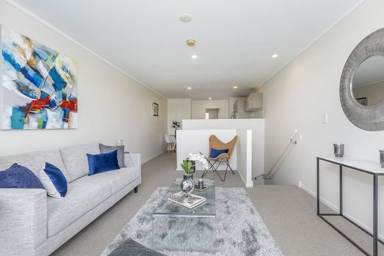 Photo of property in 325/26 Morningside Drive, Morningside, Auckland, 1025