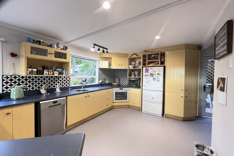 Photo of property in 24 Nore Street, Waihola, Milton, 9073