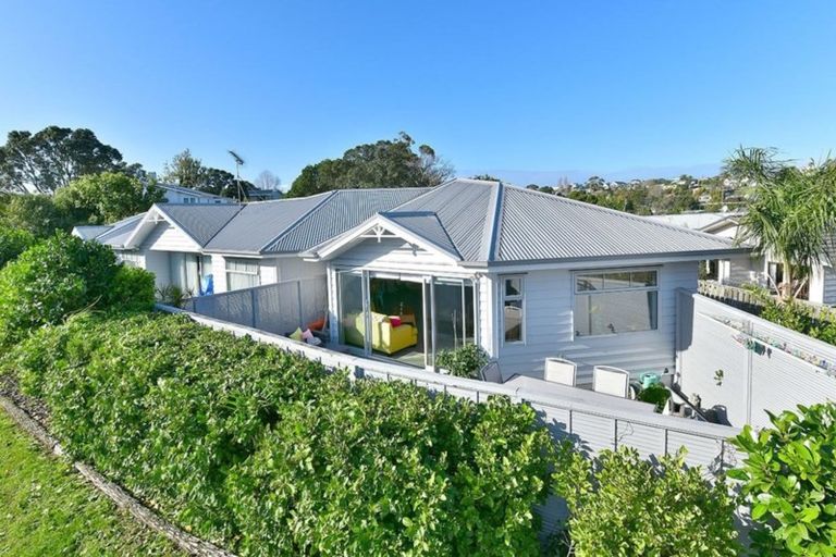 Photo of property in 3/925 Whangaparaoa Road, Manly, Whangaparaoa, 0930