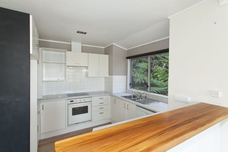Photo of property in 1/23 Parr Terrace, Castor Bay, Auckland, 0620