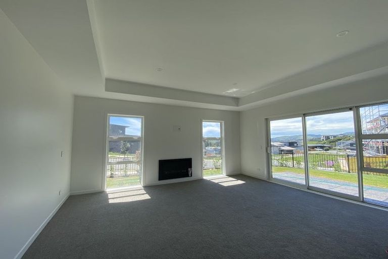 Photo of property in 43 Ken Douglas Drive, Aotea, Porirua, 5024