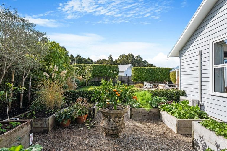 Photo of property in 42 Awanui Crescent, Matakana, Warkworth, 0985