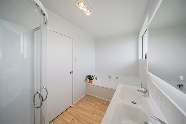 Photo of property in 6 Noble Street, Waiuku, 2123