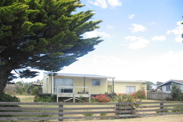 Photo of property in 6 Pukehina Parade, Pukehina, Te Puke, 3189