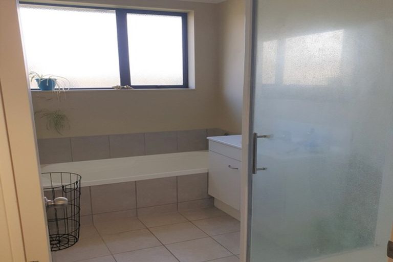 Photo of property in 58 Colombo Road, Waiuku, 2123