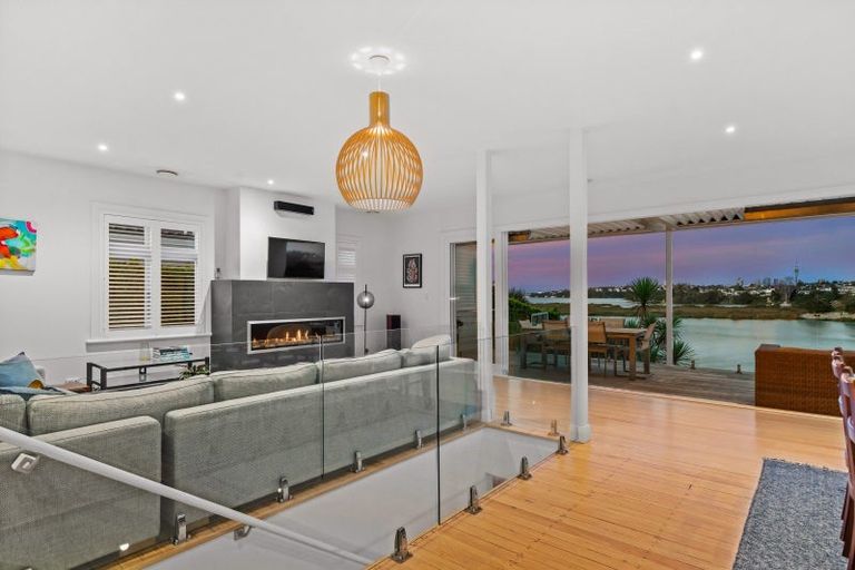 Photo of property in 1 Bangor Street, Point Chevalier, Auckland, 1022