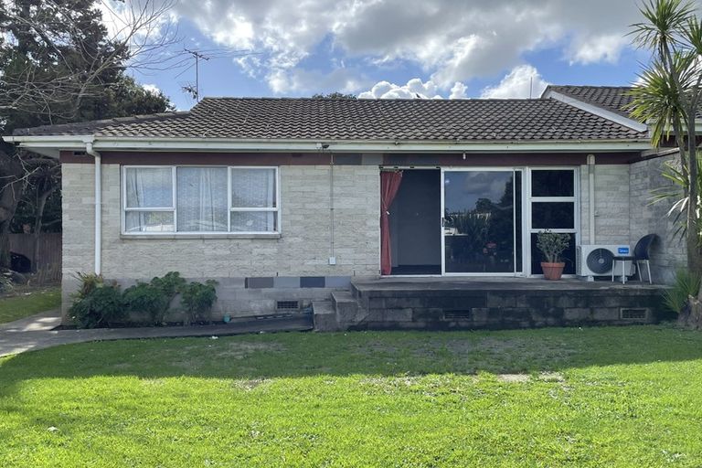 Photo of property in 2/30 Mcleod Road, Henderson, Auckland, 0612