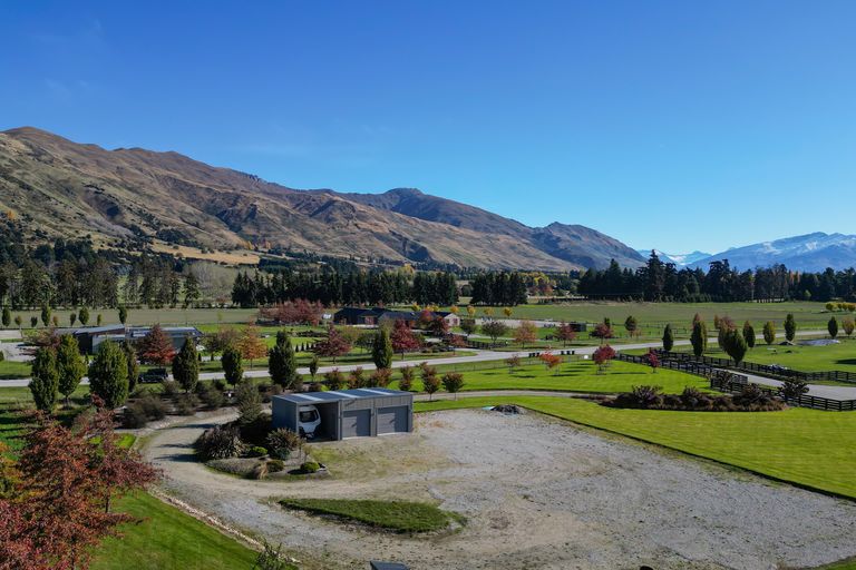 Photo of property in 14 Little Orchard Way, Wanaka, 9382