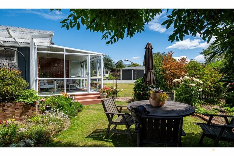 Photo of property in 76 Rhodes Street, Waimate, 7924