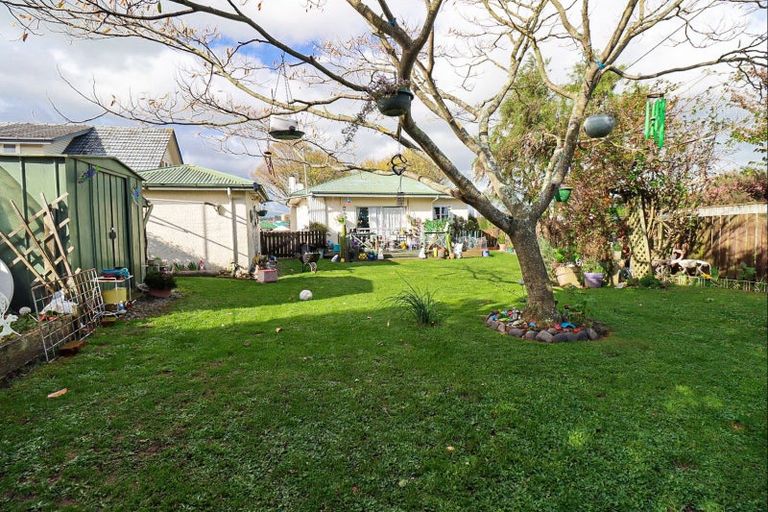 Photo of property in 33 Queen Street, Dannevirke, 4930