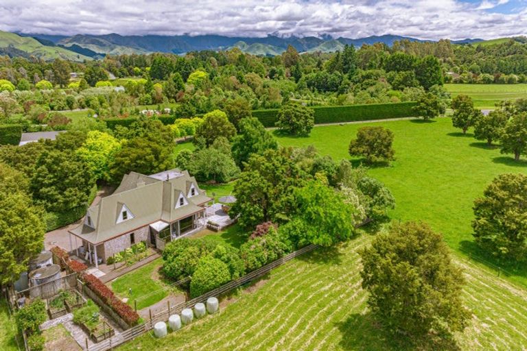 Photo of property in 31 Tararua Drive, Upper Plain, Masterton, 5888